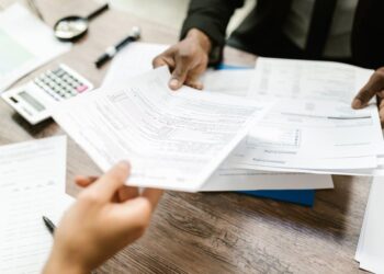 Navigating the Labyrinth: A Comprehensive Report on Insurance Coverage for Therapy in the United States