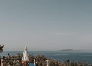 The Definitive Guide to Beach & Resort Style: A Framework for Effortless Coastal Elegance