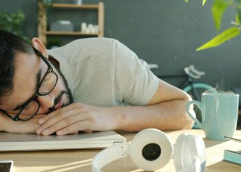 Burning the Midnight Oil Burned Me Out. Here’s How I Learned to Land My Brain for a Perfect Night’s Sleep.